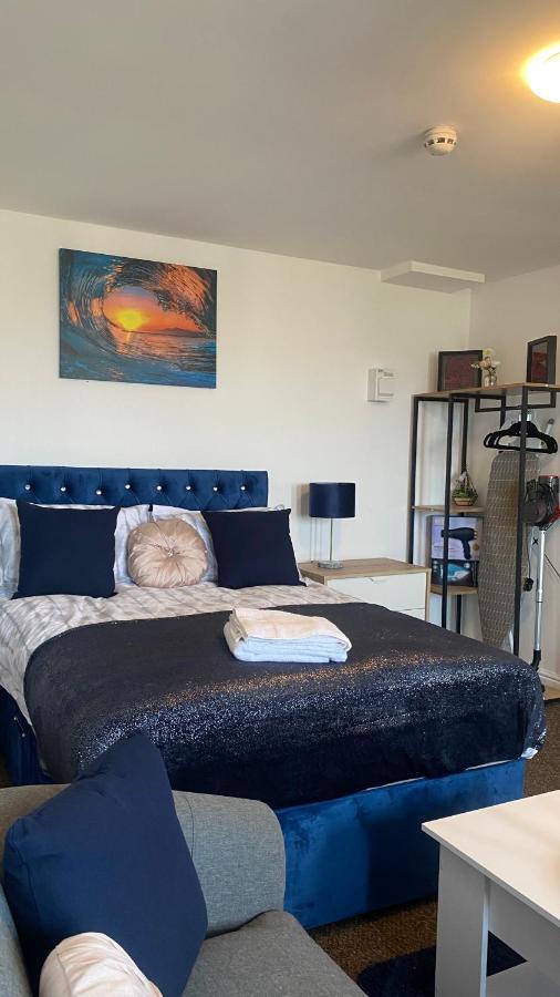 Bv Cosy Studio Eleven At Deighton Huddersfield Appartement Buitenkant foto